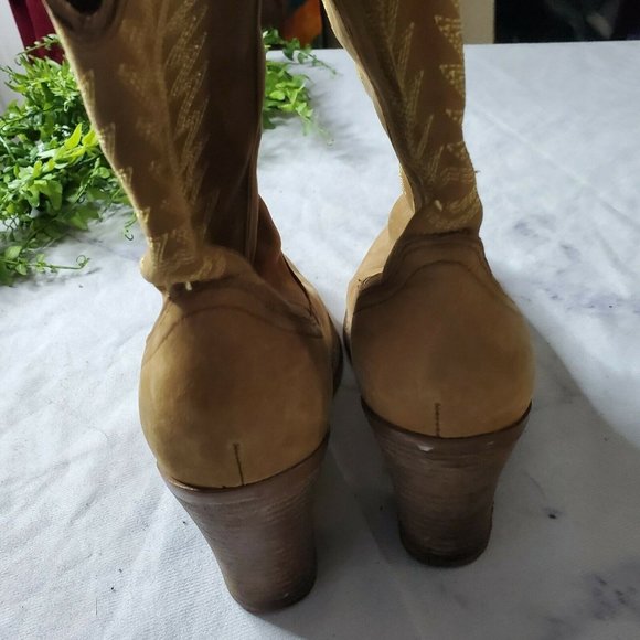 Steve Madden • Fronteer • Suede Western Cowgirl Boots • Tan • 8 - Picture 4 of 7